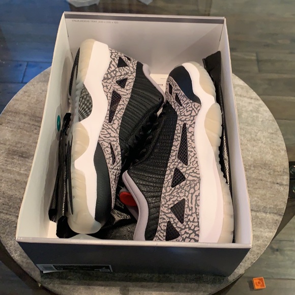 Jordan Other - 📌 Brand New Men’s Size 9 Jordan low IE
